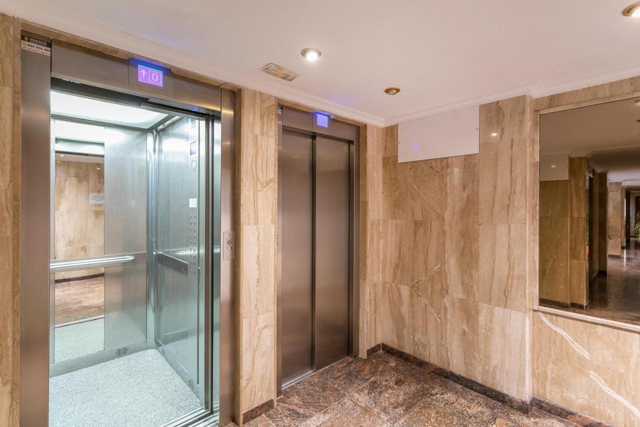 Aparmento Eolo Apartment Бенидорм Екстериор снимка